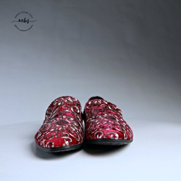 NWT Amali Fabian Embroidered Sequin Driving Loafers Red Rose Gold Men 8 - Picture 3 of 13